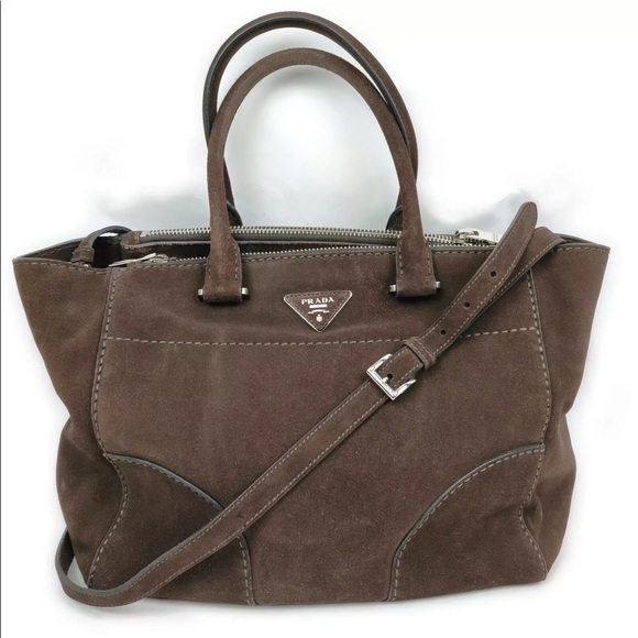 Prada Handbags - ⬇️FREE Shipping 🌈☂️💯Auth Prada Bag